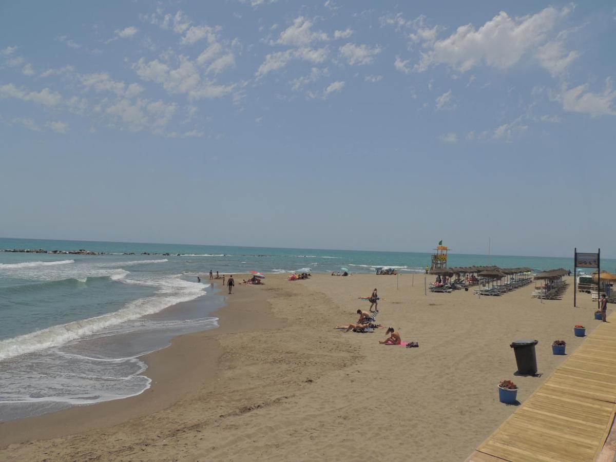 Apartamento Las Gaviotas Beach - Playa - Sea front - Frente al mar Benalmádena Exterior foto